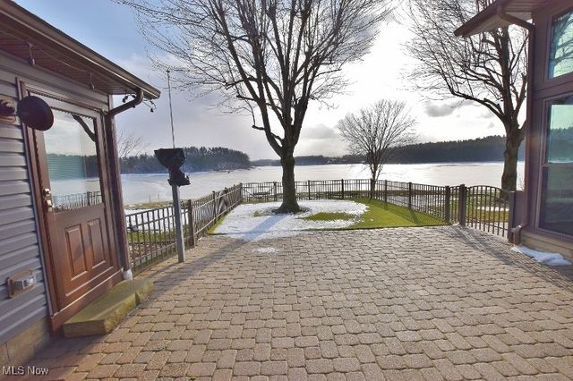1251 Arrowhead Drive SW, Dellroy, OH 44620