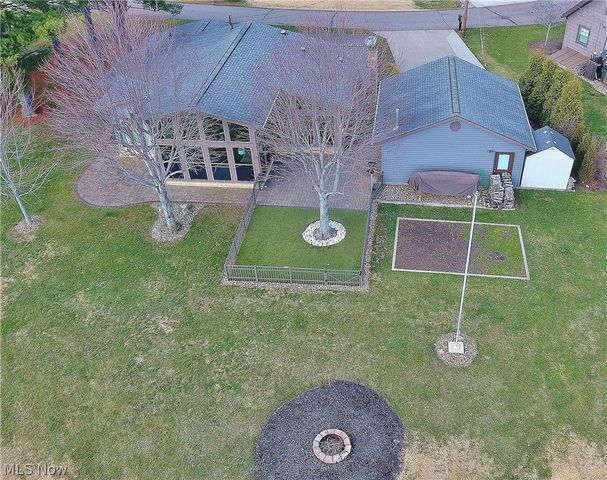 1251 Arrowhead Drive SW, Dellroy, OH 44620