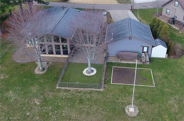 1251 Arrowhead Drive SW, Dellroy, OH 44620