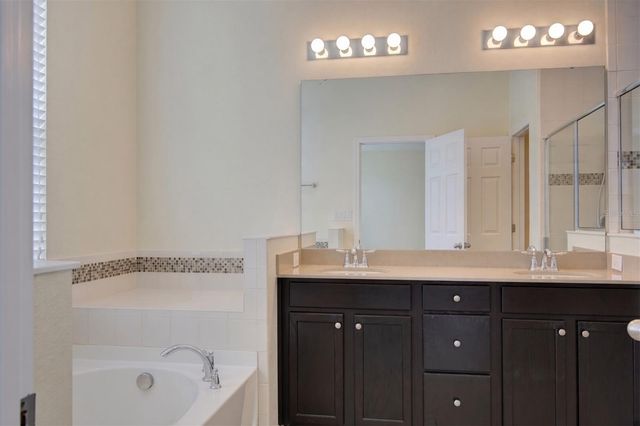 5066 DOVE TREE STREET, Orlando, FL 32811