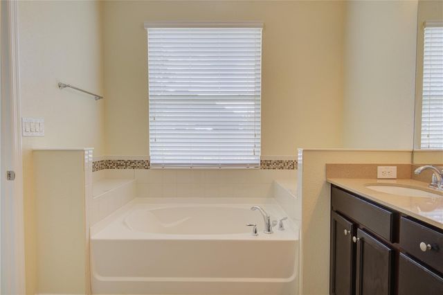 5066 DOVE TREE STREET, Orlando, FL 32811