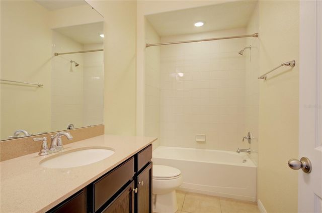5066 DOVE TREE STREET, Orlando, FL 32811