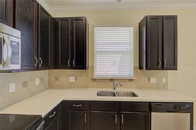 5066 DOVE TREE STREET, Orlando, FL 32811