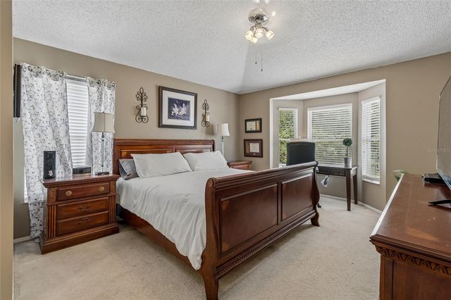 19204 GARDEN QUILT CIRCLE, Lutz, FL 33558