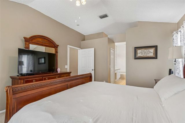 19204 GARDEN QUILT CIRCLE, Lutz, FL 33558