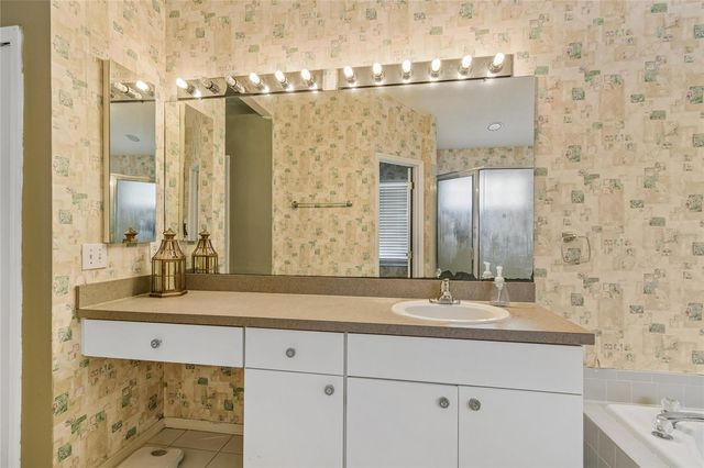 19204 GARDEN QUILT CIRCLE, Lutz, FL 33558