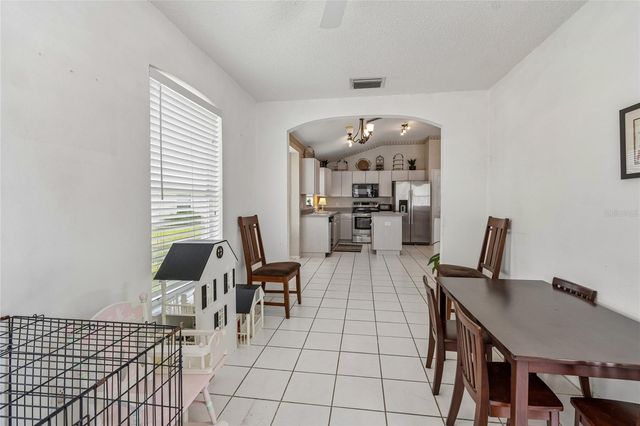 19204 GARDEN QUILT CIRCLE, Lutz, FL 33558