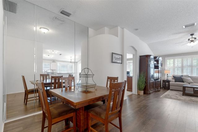 19204 GARDEN QUILT CIRCLE, Lutz, FL 33558