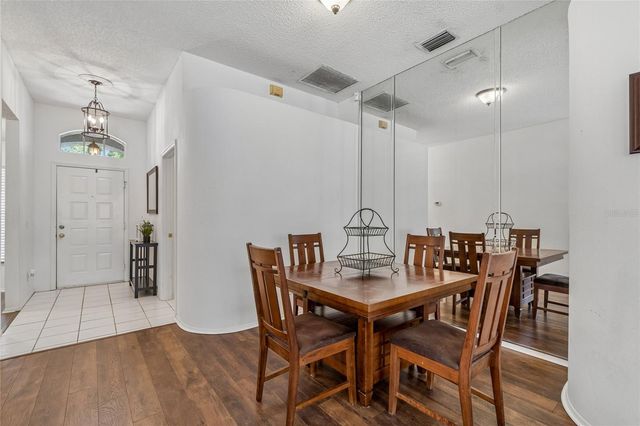 19204 GARDEN QUILT CIRCLE, Lutz, FL 33558