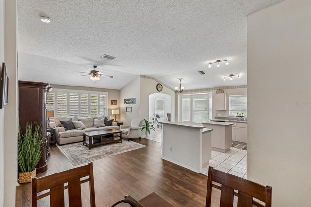 19204 GARDEN QUILT CIRCLE, Lutz, FL 33558