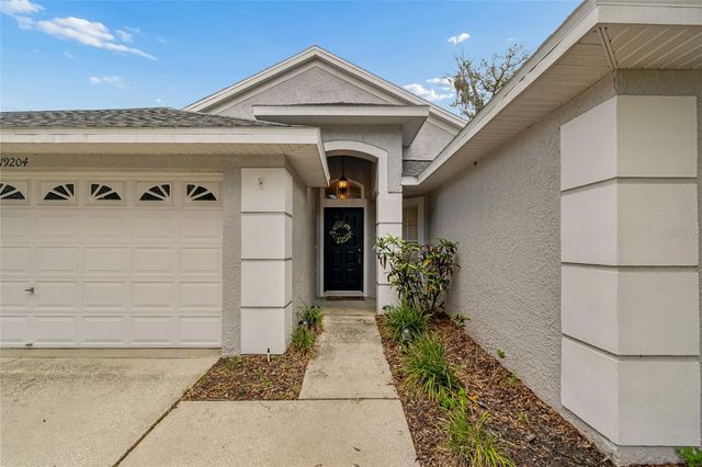 19204 GARDEN QUILT CIRCLE, Lutz, FL 33558