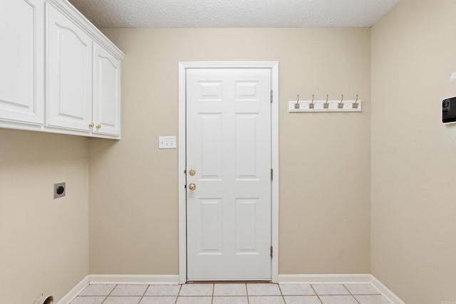 28 Hudson Bay Drive, Maumelle, AR 72113