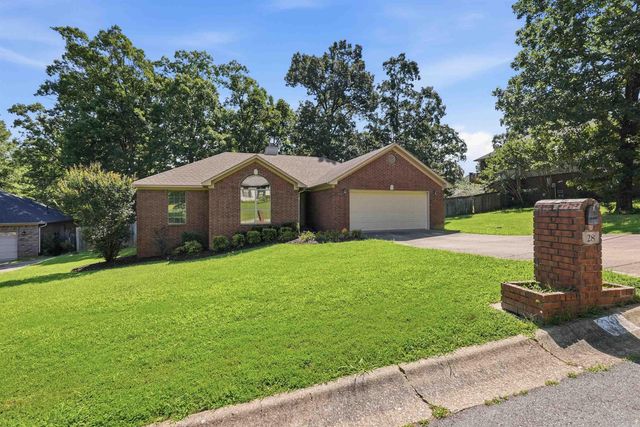 28 Hudson Bay Drive, Maumelle, AR 72113