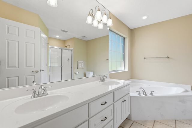 28 Hudson Bay Drive, Maumelle, AR 72113