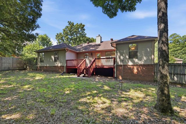 28 Hudson Bay Drive, Maumelle, AR 72113