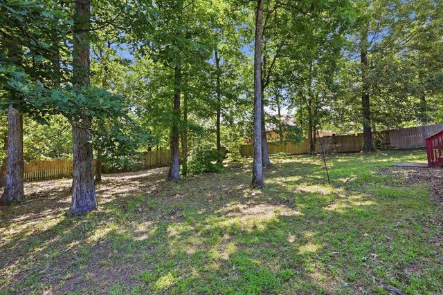 28 Hudson Bay Drive, Maumelle, AR 72113