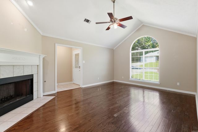 28 Hudson Bay Drive, Maumelle, AR 72113