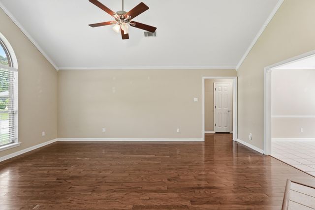 28 Hudson Bay Drive, Maumelle, AR 72113