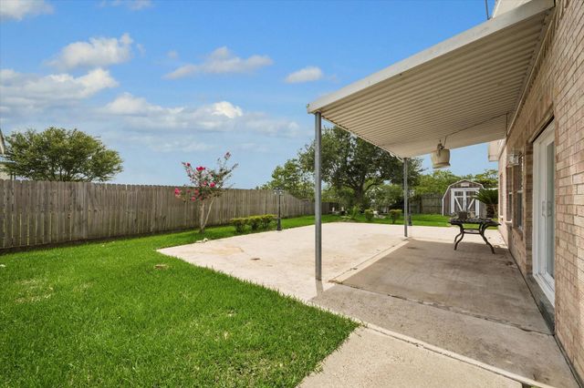 2709 Avenue D, San Leon, TX 77539