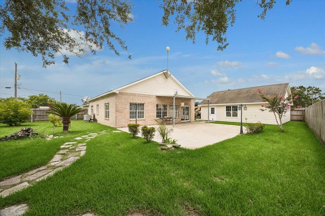 2709 Avenue D, San Leon, TX 77539