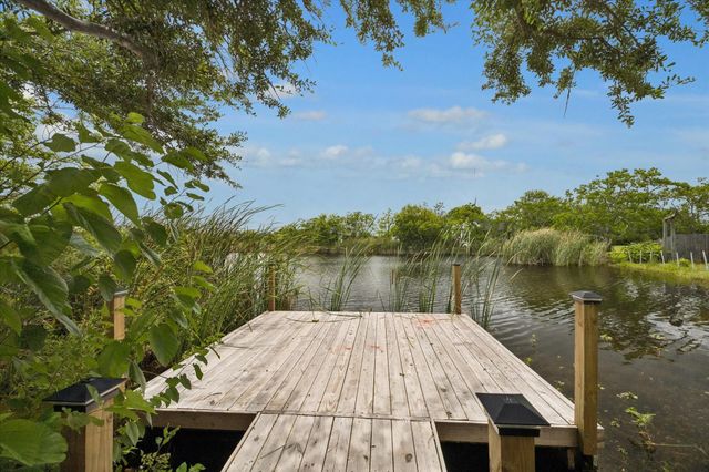 2709 Avenue D, San Leon, TX 77539