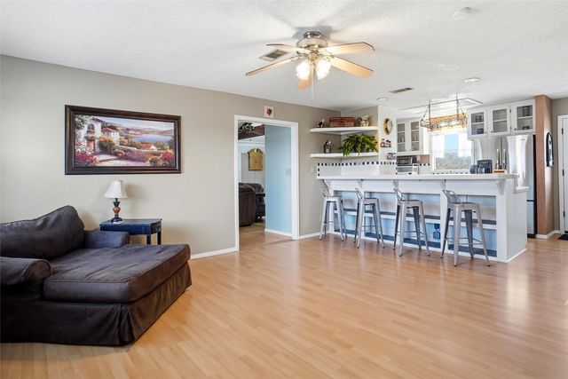 1901 Adams Lane, Azle, TX 76020