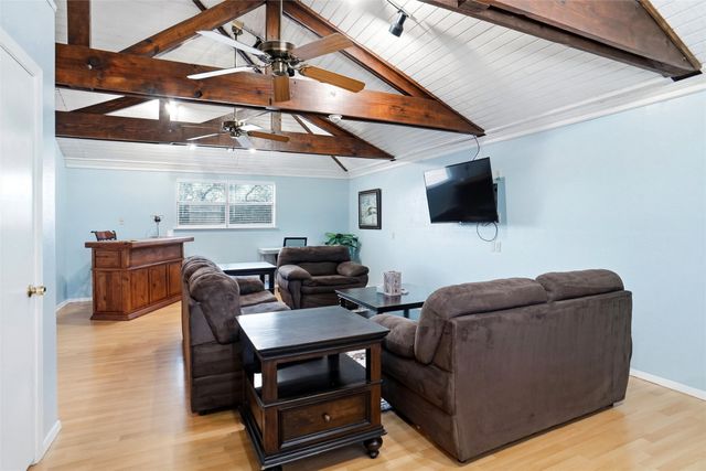 1901 Adams Lane, Azle, TX 76020