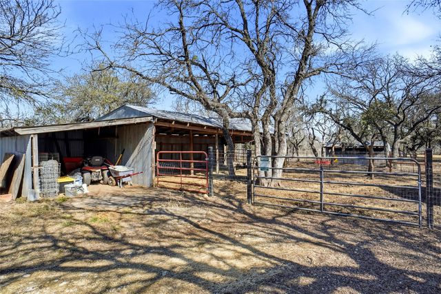 1901 Adams Lane, Azle, TX 76020