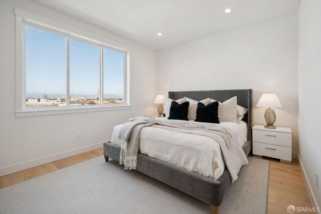 2120 Revere Avenue, San Francisco, CA 94124