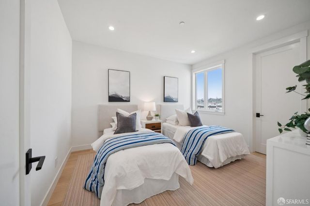 2120 Revere Avenue, San Francisco, CA 94124