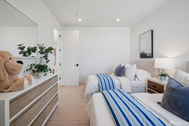 2120 Revere Avenue, San Francisco, CA 94124