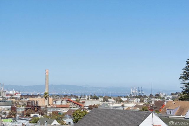 2120 Revere Avenue, San Francisco, CA 94124