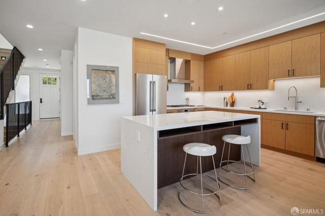 2120 Revere Avenue, San Francisco, CA 94124