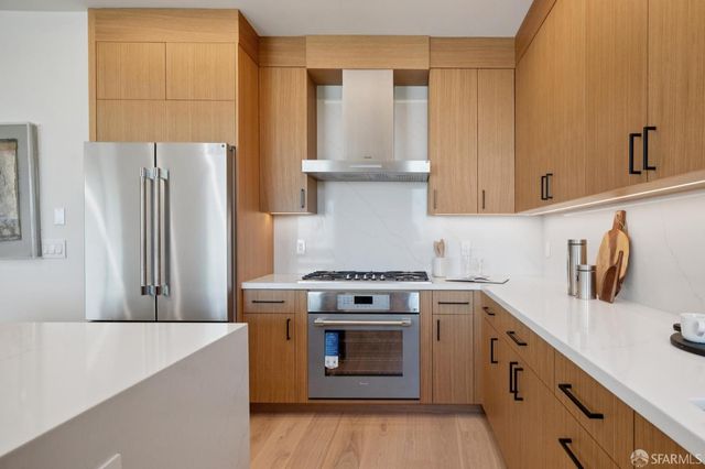 2120 Revere Avenue, San Francisco, CA 94124