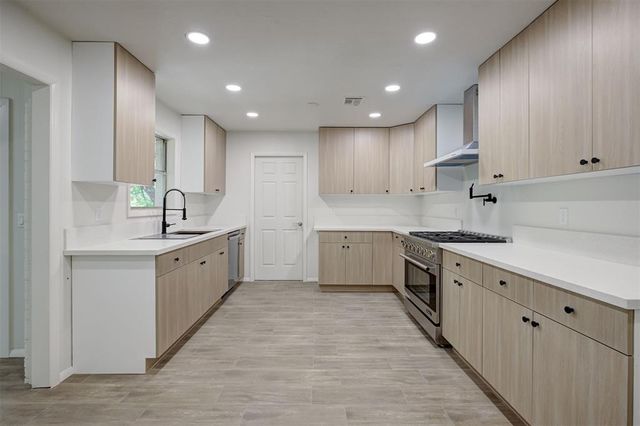 1801 Hardy Drive, Edmond, OK 73013