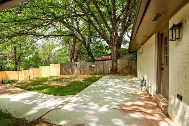 1801 Hardy Drive, Edmond, OK 73013