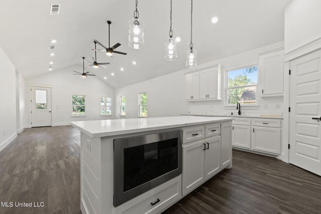 632 Oakleigh Avenue, Gulfport, MS 39507