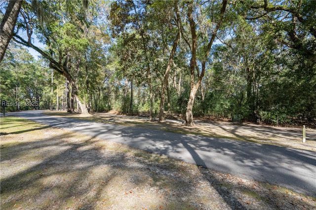 185 Bull Point Dr, Seabrook, SC 29940