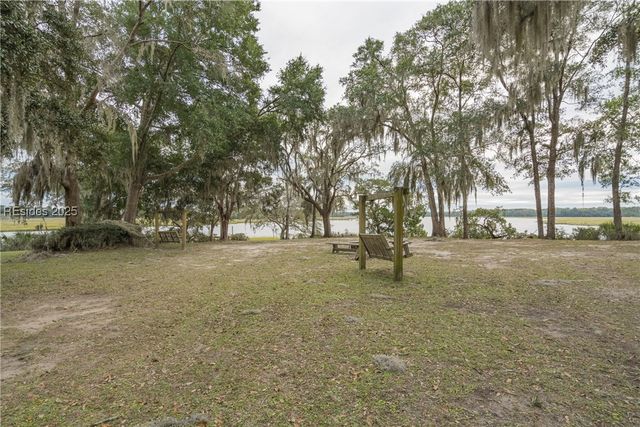 185 Bull Point Dr, Seabrook, SC 29940