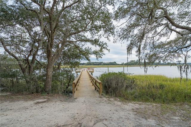 185 Bull Point Dr, Seabrook, SC 29940