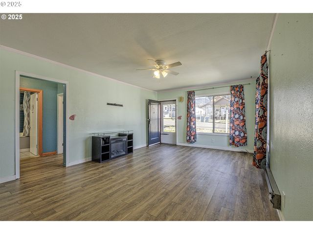 442 1ST Ave, Vernonia, OR 97064