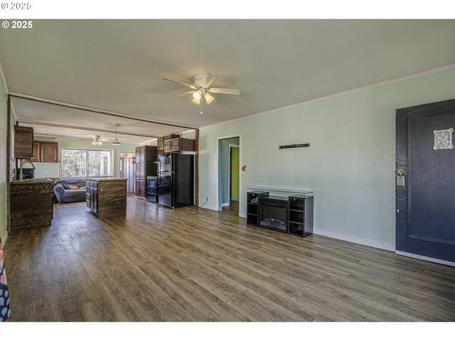 442 1ST Ave, Vernonia, OR 97064