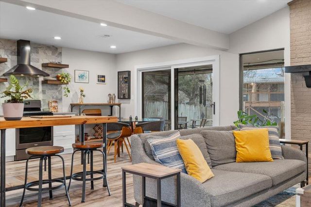 3010 Burleson RD A, Austin, TX 78741