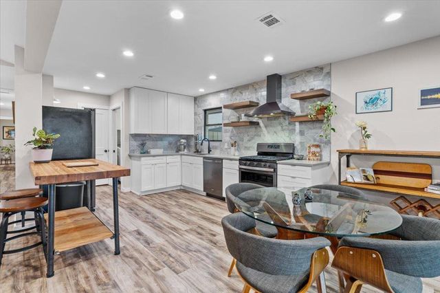 3010 Burleson RD A, Austin, TX 78741