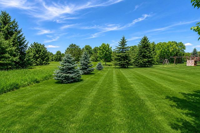 1260 Four Winds WAY, Hartland, WI 53029