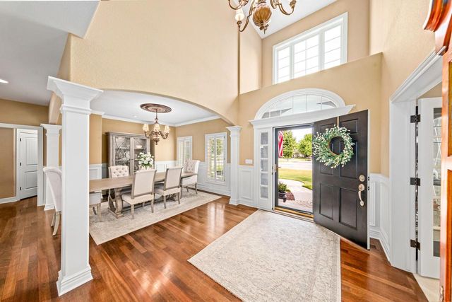 1260 Four Winds WAY, Hartland, WI 53029