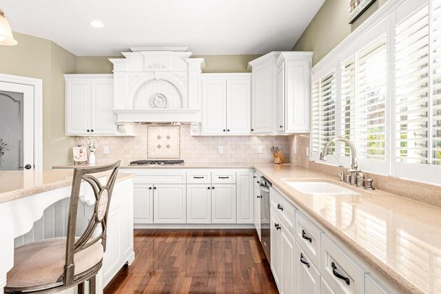 1260 Four Winds WAY, Hartland, WI 53029