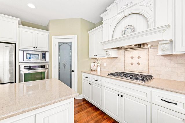 1260 Four Winds WAY, Hartland, WI 53029