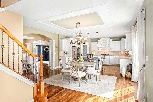 1260 Four Winds WAY, Hartland, WI 53029