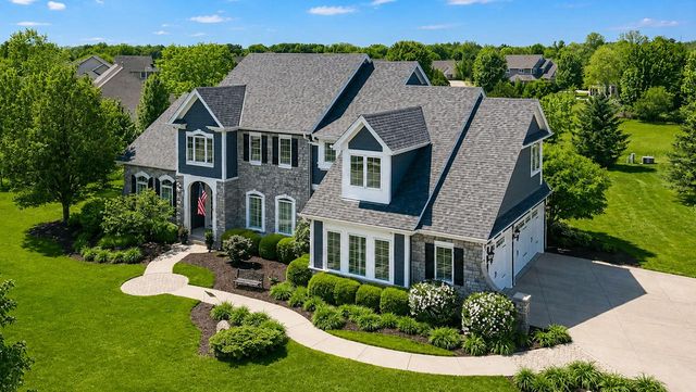 1260 Four Winds WAY, Hartland, WI 53029